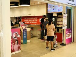 Lucky Plaza (D9), Shop House #442620251